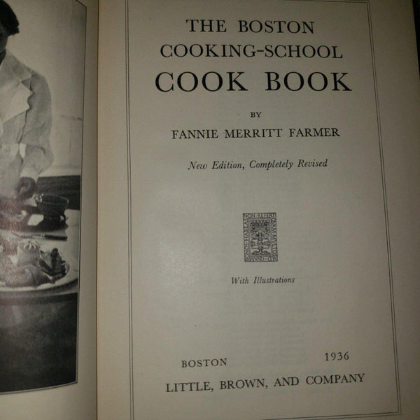 Vintage Cookbooks Décor Set 5 | Lively Red & Neutrals - Concretepaint & Books